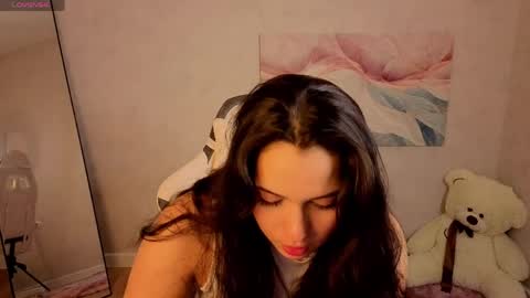 Snapshot of vivien_ross chatting on 05-05-26, 01:46 vivien_ross online show from 05-05-26, 01:46
