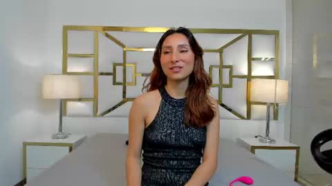 Snapshot of vivieneluxe chatting on 07-09-26, 03:43 Viviene online show from 07-09-26, 03:43