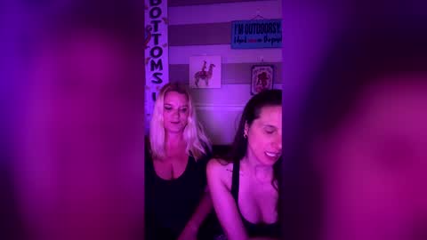 Snapshot of vivienesky chatting on 05-16-26, 03:14 vivienesky online show from 05-16-26, 03:14