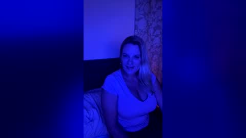 Snapshot of vivienesky chatting on 06-13-26, 08:23 vivienesky online show from 06-13-26, 08:23