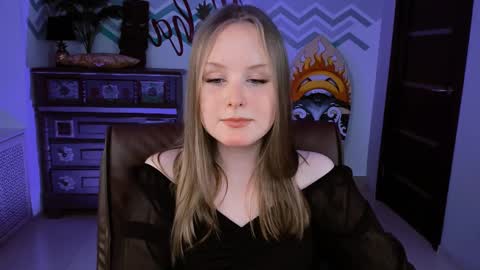 Vivien online show from 03-12-25, 07:28