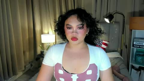 Snapshot of vivienne_monroe chatting on 06-14-26, 09:55 vivienne_monroe online show from 06-14-26, 09:55