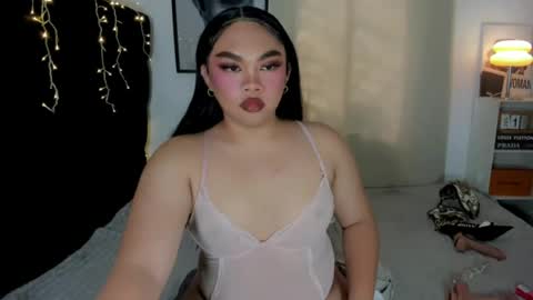 Snapshot of vivienne_monroe chatting on 07-15-26, 01:22 vivienne_monroe online show from 07-15-26, 01:22