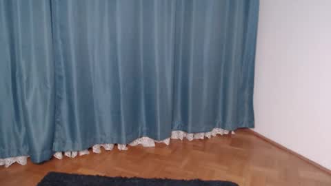 Vivienne online show from 01-21-25, 03:54