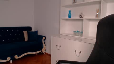 Vivienne online show from 03-06-25, 01:48