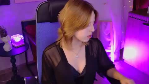 Snapshot of viviennehebert chatting on 07-12-26, 12:51 Vivienne online show from 07-12-26, 12:51