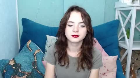 Snapshot of viviennero chatting on 09-20-25, 04:46 Mary online show from 09-20-25, 04:46