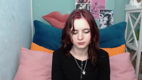 Snapshot of viviennero chatting on 11-23-25, 05:57 Mary online show from 11-23-25, 05:57