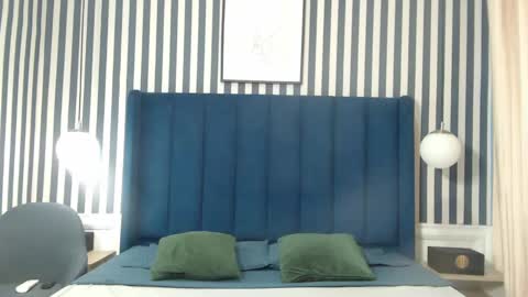 Snapshot of viviennerosette chatting on 09-18-25, 12:18 Vivian online show from 09-18-25, 12:18