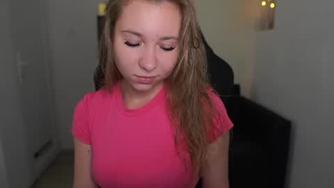 VivienVance online show from 06-21-26, 01:24