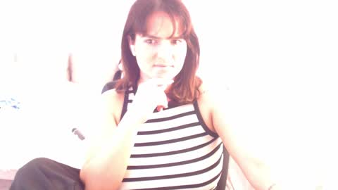 Snapshot of viviroses chatting on 04-23-26, 02:52 ViviRoses online show from 04-23-26, 02:52