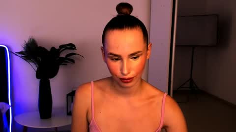 Snapshot of vivistar65 chatting on 06-15-26, 01:24 vivistar65 online show from 06-15-26, 01:24