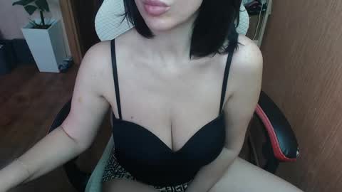 Eva online show from 04-18-26, 11:36