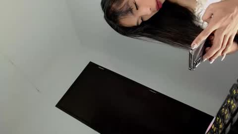 Snapshot of vixen_foxx chatting on 05-14-26, 06:09 vixen online show from 05-14-26, 06:09