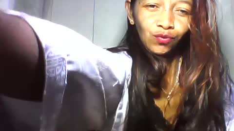 Snapshot of vixen_lina chatting on 06-22-26, 06:16 vixen_lina online show from 06-22-26, 06:16