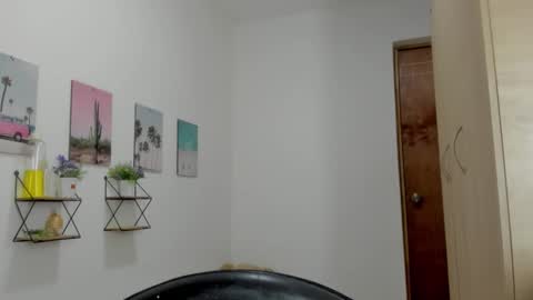 Snapshot of vixenlust17 chatting on 02-24-26, 01:36 vixenlust17 online show from 02-24-26, 01:36