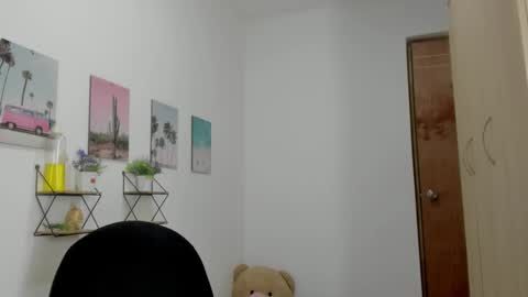 Snapshot of vixenlust17 chatting on 02-27-26, 02:11 vixenlust17 online show from 02-27-26, 02:11