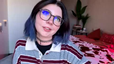 Polly  Online mostly at 9pm-2am UK Time online show from 08-07-26, 06:54