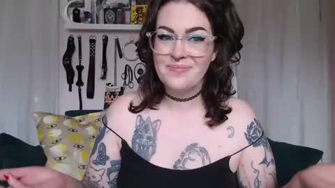Snapshot of vixinvvitch chatting on 07-21-26, 04:42 VIXIN online show from 07-21-26, 04:42
