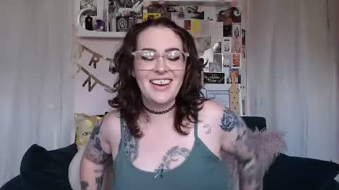 Snapshot of vixinvvitch chatting on 07-24-26, 05:00 VIXIN online show from 07-24-26, 05:00