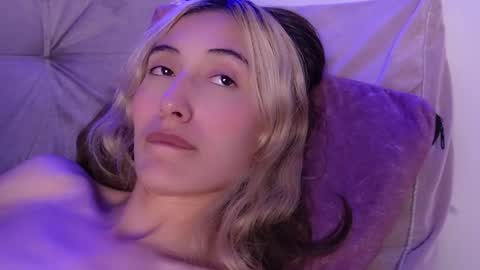 LOLA online show from 01-09-25, 03:26