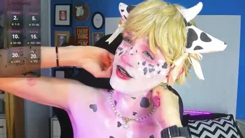 Vlad  online show from 10-21-25, 03:13