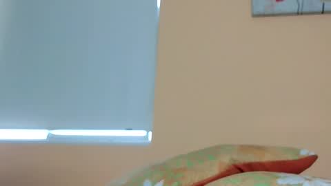 Snapshot of vodka_and_lemonade chatting on 10-21-25, 09:04 vodka girl online show from 10-21-25, 09:04