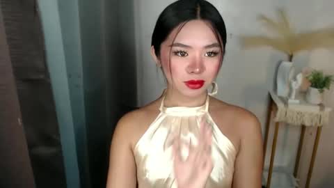 Snapshot of voganmarie chatting on 06-05-26, 05:07 voganmarie online show from 06-05-26, 05:07