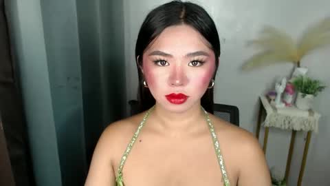 Snapshot of voganmarie chatting on 06-07-26, 06:33 voganmarie online show from 06-07-26, 06:33
