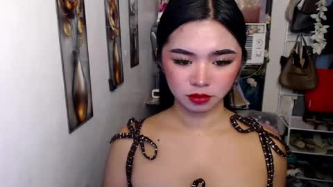 Snapshot of voganmarie chatting on 07-15-26, 04:40 voganmarie online show from 07-15-26, 04:40