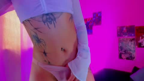 Snapshot of void_smokin chatting on 06-24-26, 05:01 Gabriela online show from 06-24-26, 05:01