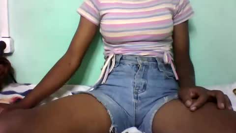 Snapshot of vounialdy chatting on 01-26-25, 08:14 vounialdy online show from 01-26-25, 08:14