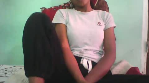 Snapshot of vounialdy chatting on 02-18-25, 07:43 vounialdy online show from 02-18-25, 07:43