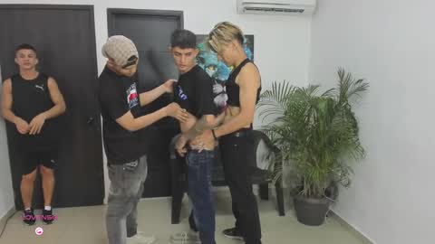 Snapshot of voyeurism_guys chatting on 09-11-25, 11:05 voyeurism_guys online show from 09-11-25, 11:05