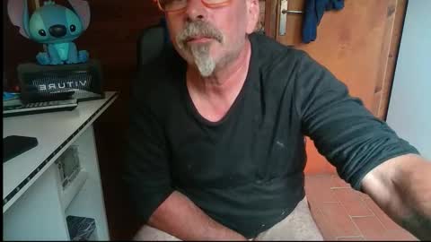 oscar online show from 11-01-25, 01:24