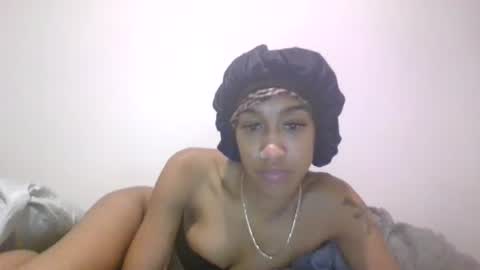 Snapshot of vvlk2112 chatting on 11-28-25, 08:39 vvlk2112 online show from 11-28-25, 08:39