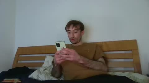 Snapshot of vwelad6969 chatting on 01-06-25, 01:20 hung boy online show from 01-06-25, 01:20