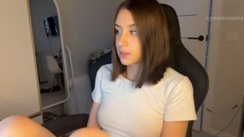 Snapshot of vx_arina chatting on 06-03-26, 02:33 Arina online show from 06-03-26, 02:33