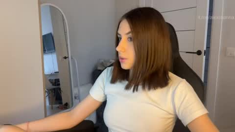 Snapshot of vx_arina chatting on 06-06-26, 11:04 Arina online show from 06-06-26, 11:04