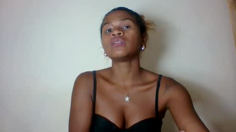 Snapshot of vynarahot chatting on 05-02-26, 06:13 vynarahot online show from 05-02-26, 06:13