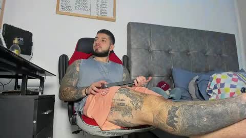 vyxen_ online show from 03-25-26, 08:48