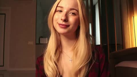 Snapshot of w1xll chatting on 04-09-26, 06:19 Nana online show from 04-09-26, 06:19