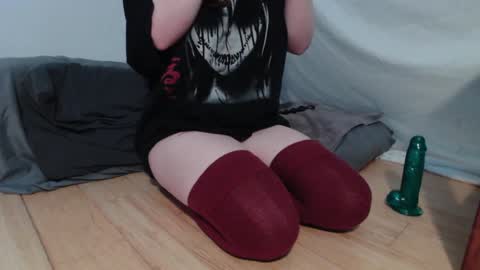 Rose online show from 09-15-25, 04:01