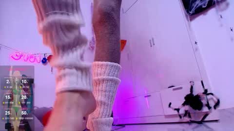 Waifu exe online show from 11-10-25, 05:39