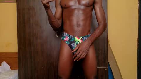 Snapshot of wakanda_mamba chatting on 11-30-25, 12:20 Wakanda Mamba online show from 11-30-25, 12:20