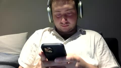 Snapshot of wakandaforever9 chatting on 09-24-25, 02:26 wowaweeman online show from 09-24-25, 02:26