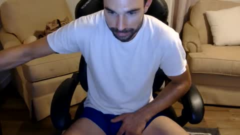 Snapshot of waketomyd chatting on 11-24-25, 04:01 WakeToMyD online show from 11-24-25, 04:01