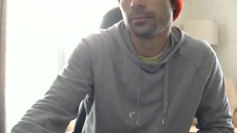 Snapshot of waketomyd chatting on 11-28-25, 07:27 WakeToMyD online show from 11-28-25, 07:27