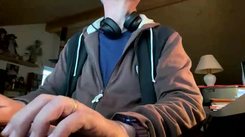 waltix64 online show from 11-03-25, 04:08