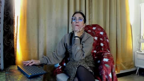 Snapshot of wanda_walton chatting on 02-06-25, 10:53 Wanda online show from 02-06-25, 10:53